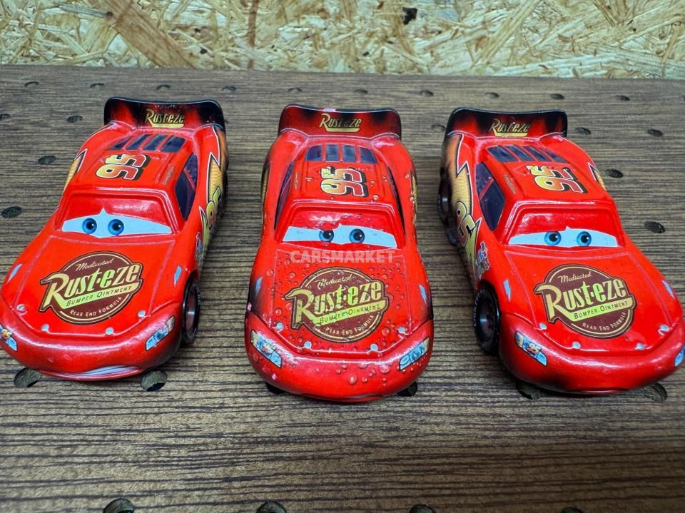 m*5様 WET 濡れ　水　水滴 マックィーン　マックイーン　カーズ ミニカー びしょ濡れになったウェットライトニングマックイーン