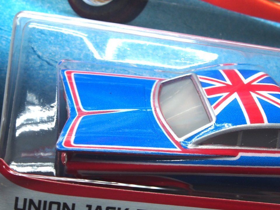 BODY SHOP UNION JACK RAMONE with PAINT SPRAY 2020