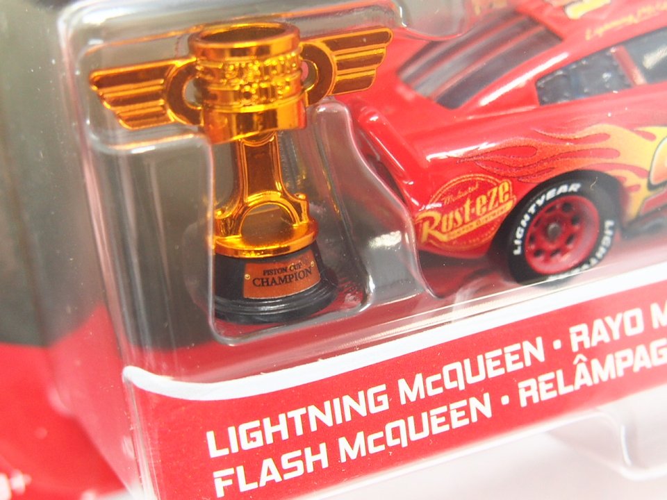 LIGHTNING McQUEEN (CARS3) with PISTON CUP TROPHY 2021