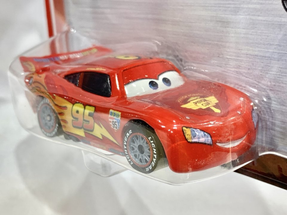 LIGHTNING MCQUEEN WITH RACING WHEELS (CARS2) 2022
