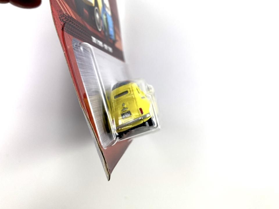カーズ　グイド&ルイジ　フェラーリ応援仕様　マテル社製 カーズ グイド&ルイジ フェラーリ応援仕様 マテル社製 - メルカリ