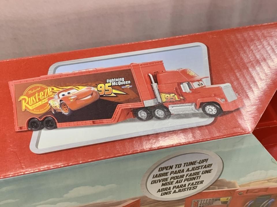 TRANSFORMING MACK PLAYSET 2022