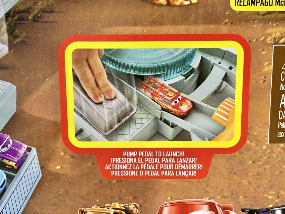 RADIATOR SPRINGS SPIN OUT! PLAYSET 2022 MINI RACERSミニミニ