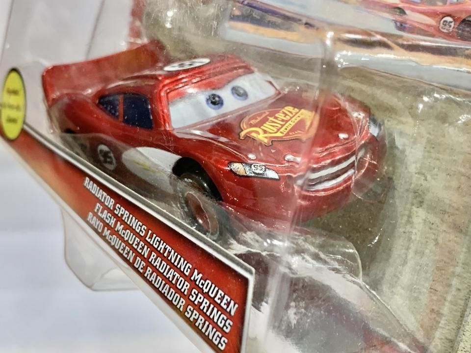 RADIATOR SPRINGS LIGHTNING McQUEEN With Keychain RSC 2021