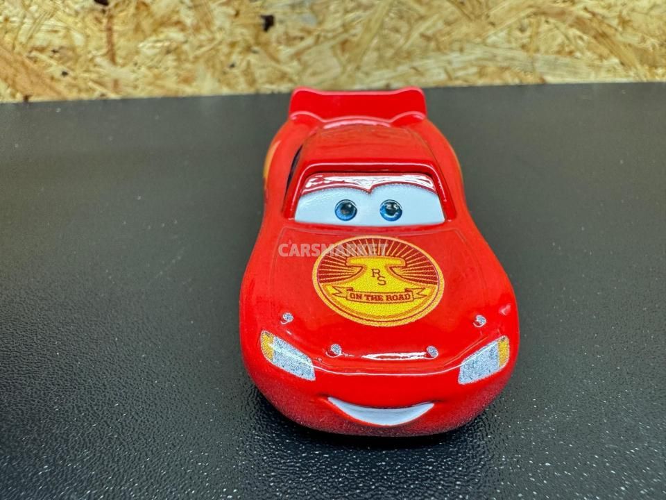 【日本未発売】Disney LightningMcQueen RideMaker Disney Pixar Cars On The Road Cryptid Buster Lightning
