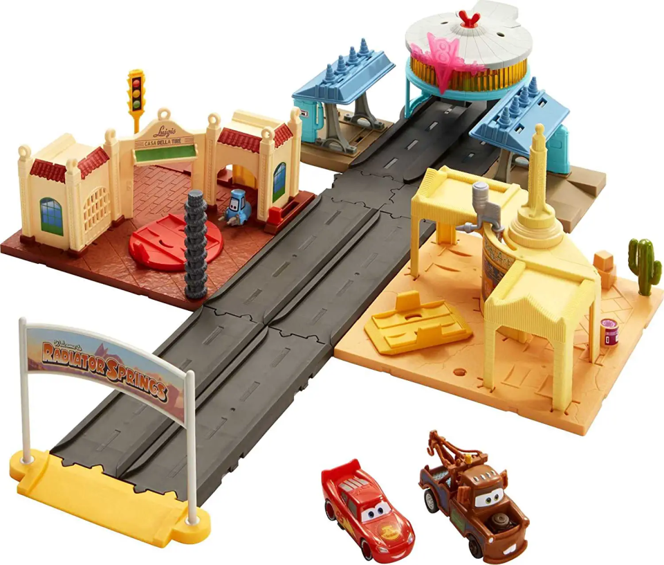 CARS ON THE ROAD RADIATOR SPRINGS TOUR PLAYSET 2022 ラジエター 