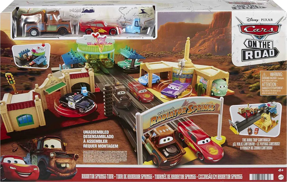 CARS ON THE ROAD RADIATOR SPRINGS TOUR PLAYSET 2022 ラジエタースプリングス ツアー プレイセット  ライトアップ