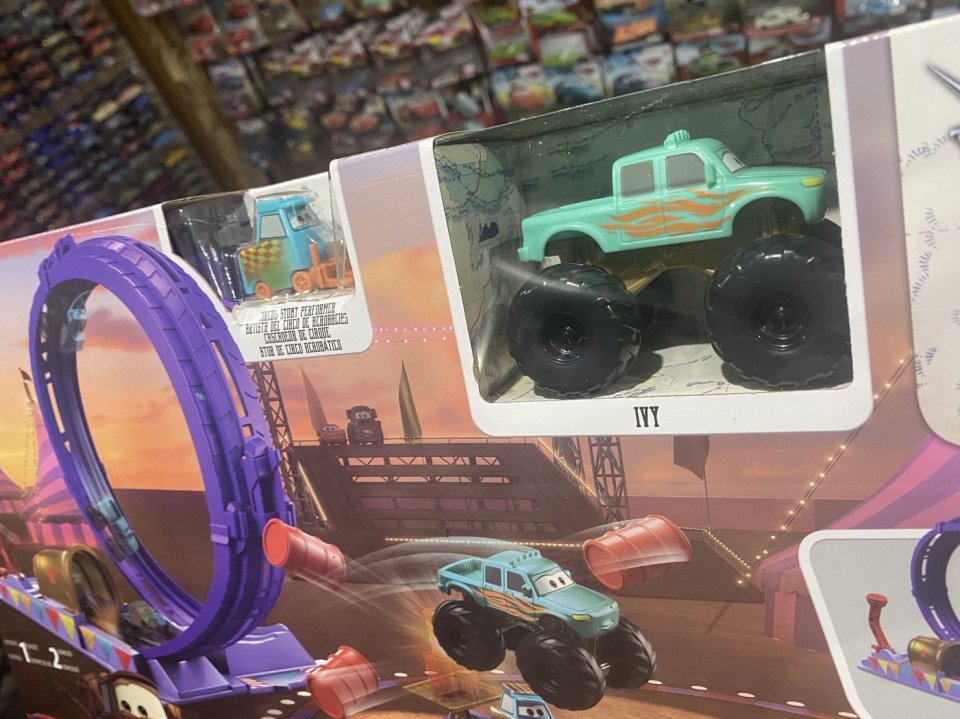 CARS ON THE ROAD SALT FLATS SUPER SPEED PLAYSET（SUPER SPEED MATER