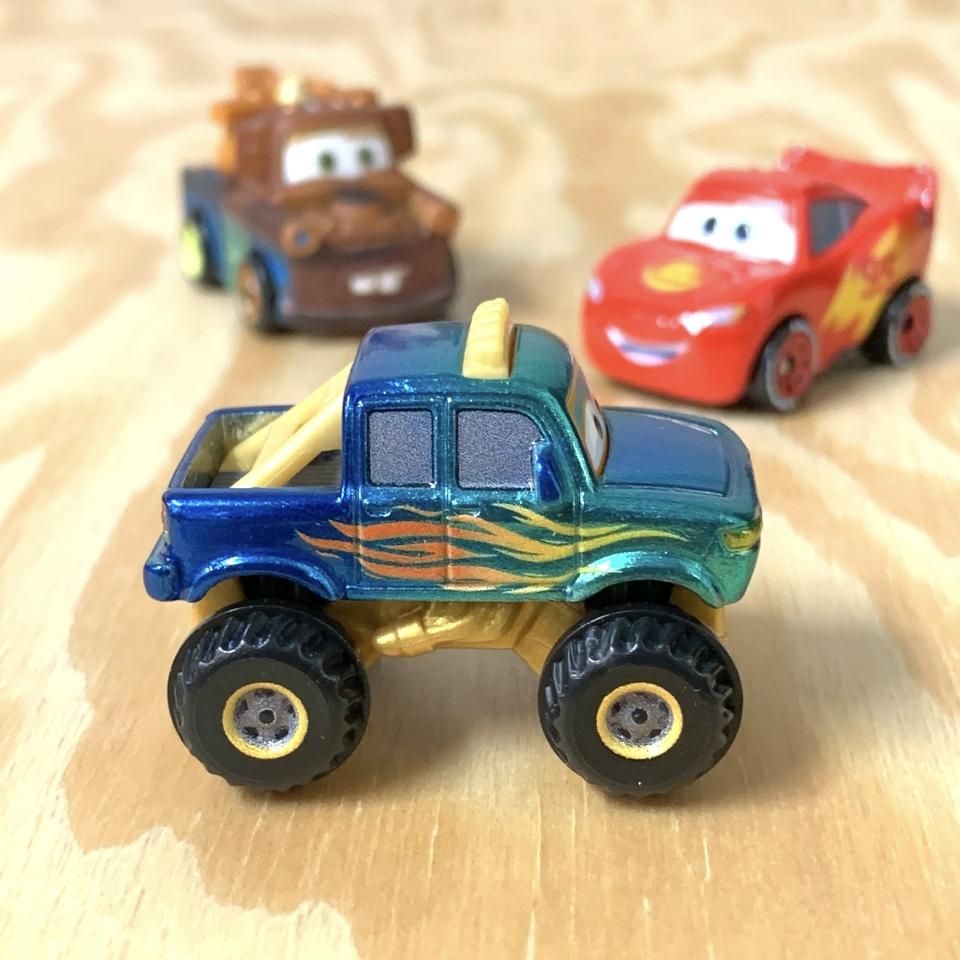 MINI RACERS 3-PACK 2022 アイヴィー / ロードトリップマックィーン 