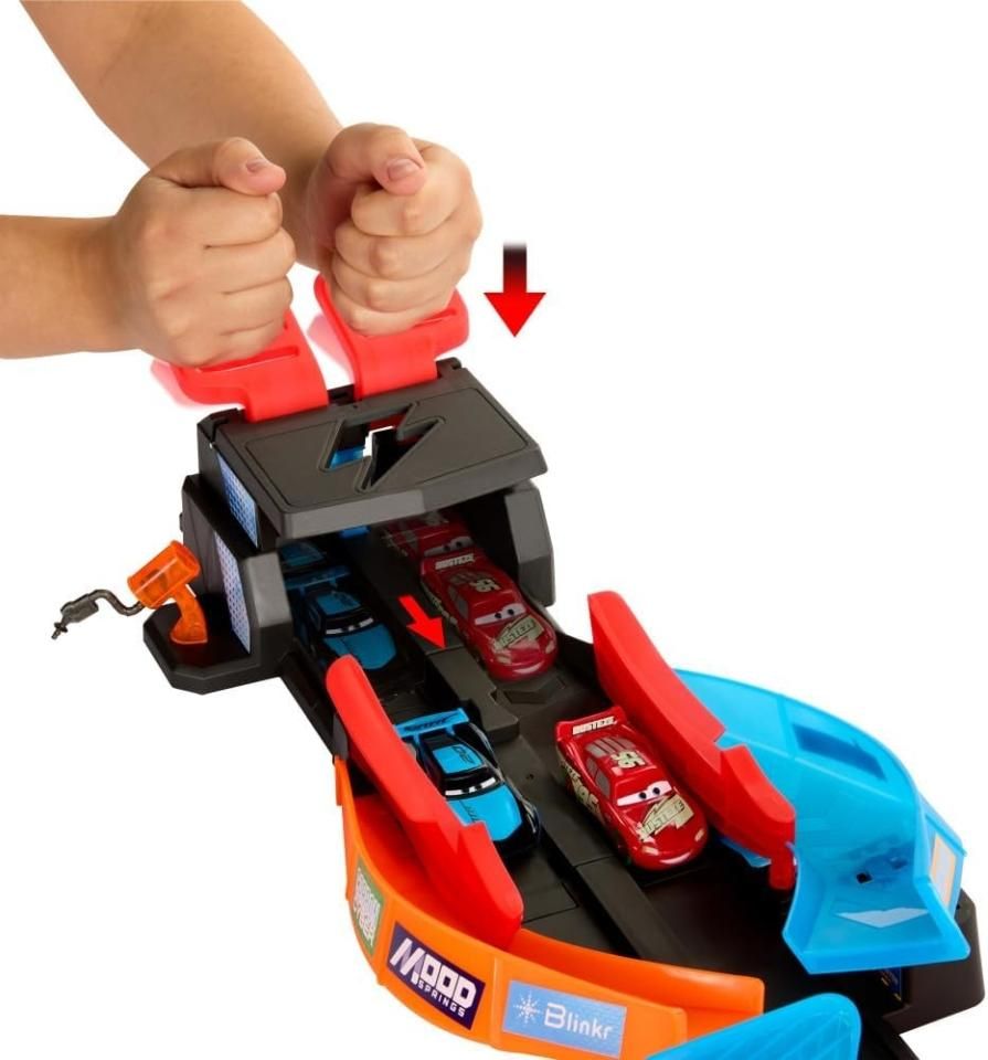 ≪超目玉★12月≫ GLOW RACERS LAUNCH 'N Criss-Cross PLAYSET 2023 with/ Glow ミニカー