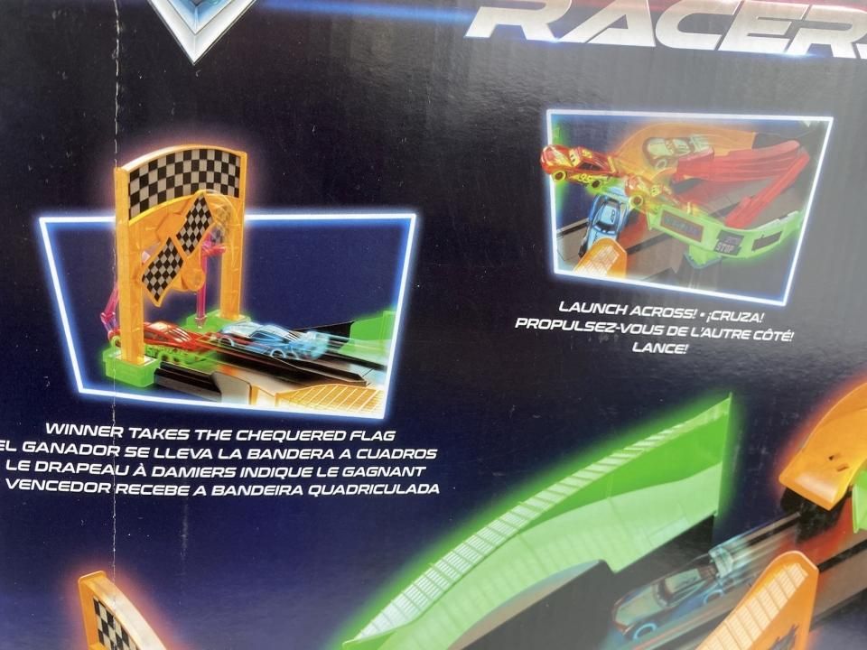 GLOW RACERS LAUNCH 'N Criss-Cross PLAYSET 2023 with/ Glow