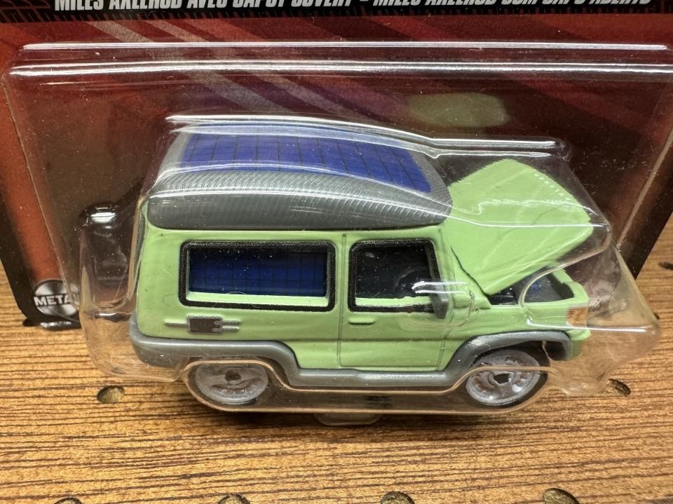 MILES AXLEROD マイルズ　アクセルロッド カーズ　ミニカー 新品】カーズ ミニカー マイルズ・アクセルロッド 通常仕様