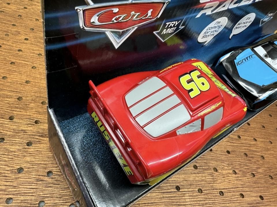 TRACK TALKERS GLOW RACERS RUST-EZE LIGHTNING McQueEN and