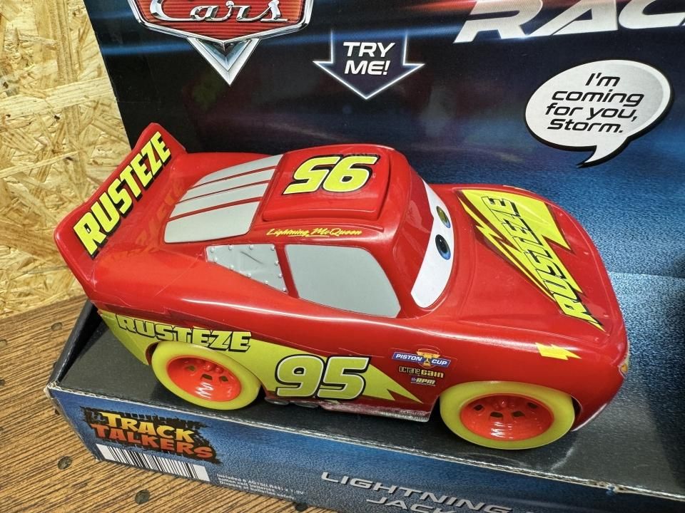 TRACK TALKERS GLOW RACERS RUST-EZE LIGHTNING McQueEN and