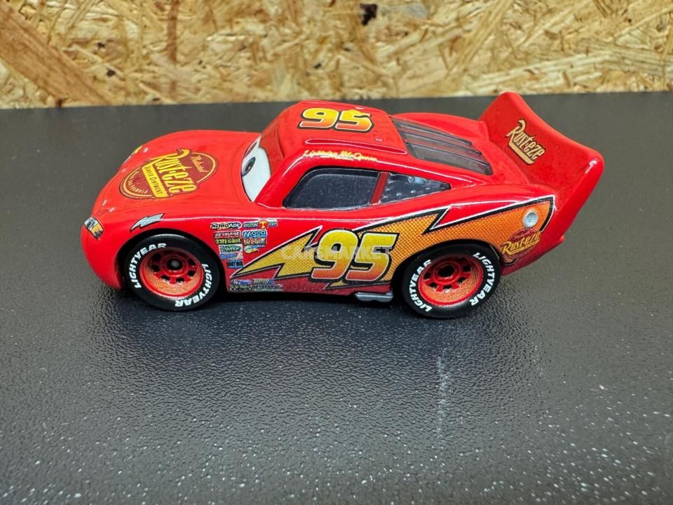 SALLY and LIGHTNING McQUEEN (CARS1) 2024 2-pack