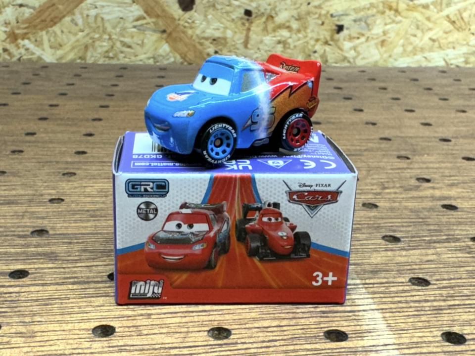 2024 MINI RACERS トランスフォーミング ライトニング マックイーン