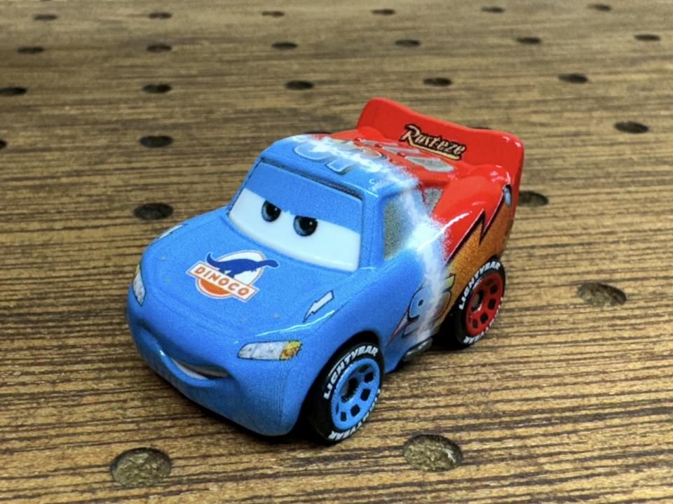 2024 MINI RACERS トランスフォーミング ライトニング マックイーン