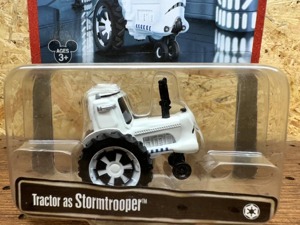 カーズ　スターウォーズ Disney Pixar Cars Star Wars Weekend 2013 Tractor as