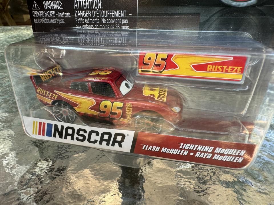 NASCAR SERIES LIGHTNING McQUEEN 2024