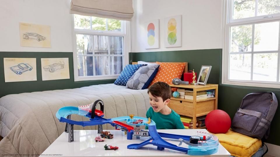 GRC JUMPING RACEWAY PLAYSET PLAYSET With BOOSTER 2024