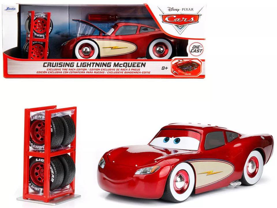 <img class='new_mark_img1' src='https://img.shop-pro.jp/img/new/icons1.gif' style='border:none;display:inline;margin:0px;padding:0px;width:auto;' />JADA TOYS CRUISIN' LIGHTNING McQUEEN EXCLUSIVE TIRE RACK EDITION 1:24 /2024