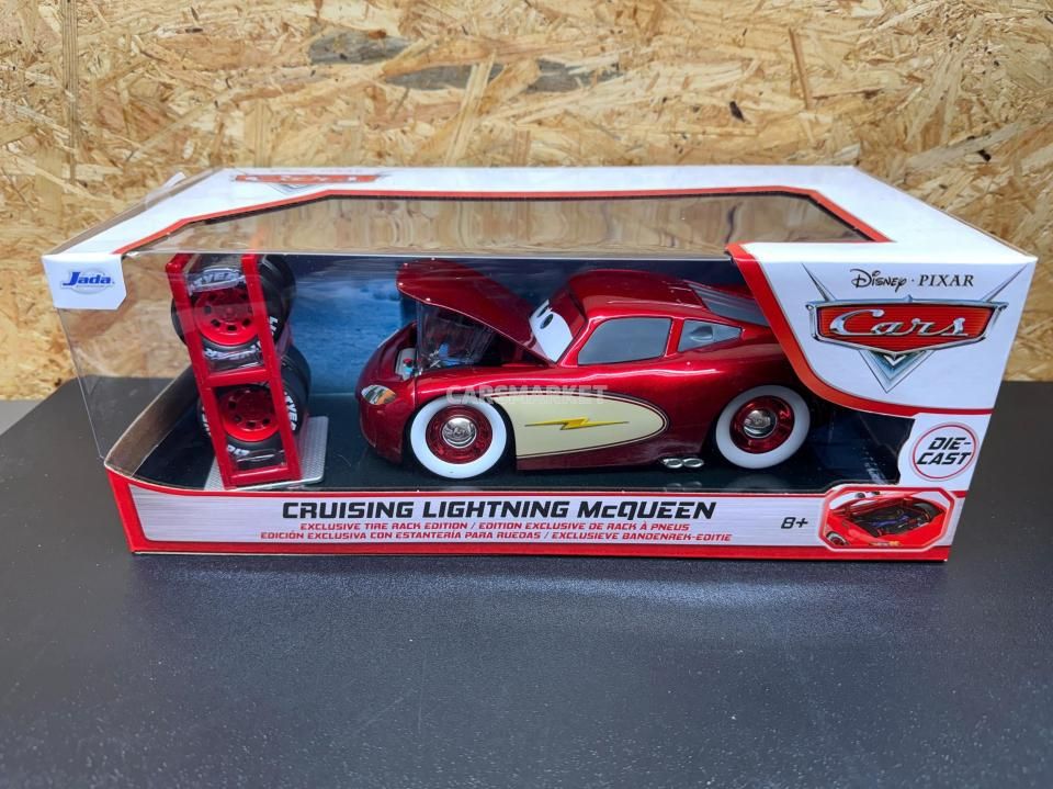 JADA TOYS CRUISIN' LIGHTNING McQUEEN EXCLUSIVE TIRE RACK EDITION 1:24 /2024