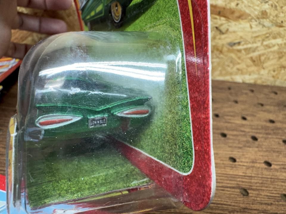 Disney Pixar CARS MARKET GREEN RAMONE グリーン ラモーン