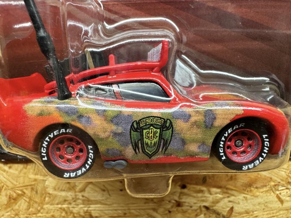 CRYPTID BUSTER LIGHTNING McQUEEN 2025