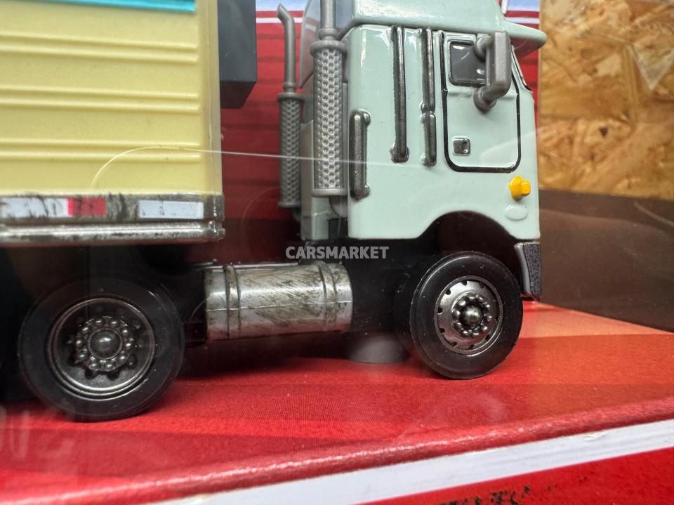 価格調整可能　カーズ、マテル製商品 Chet Boxkarr Hauler 1台 価格調整可能 カーズ、マテル製商品 Chet Boxkarr Hauler 1台