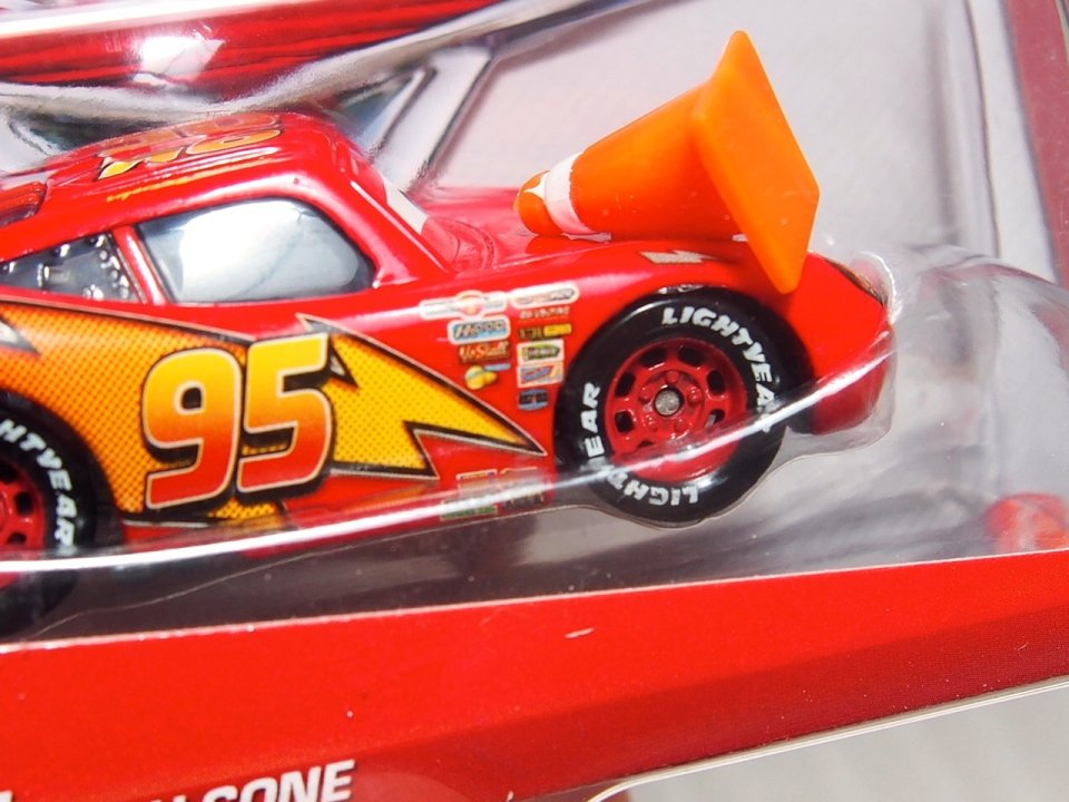 LIGHTNING MCQUEEN WITH CONE