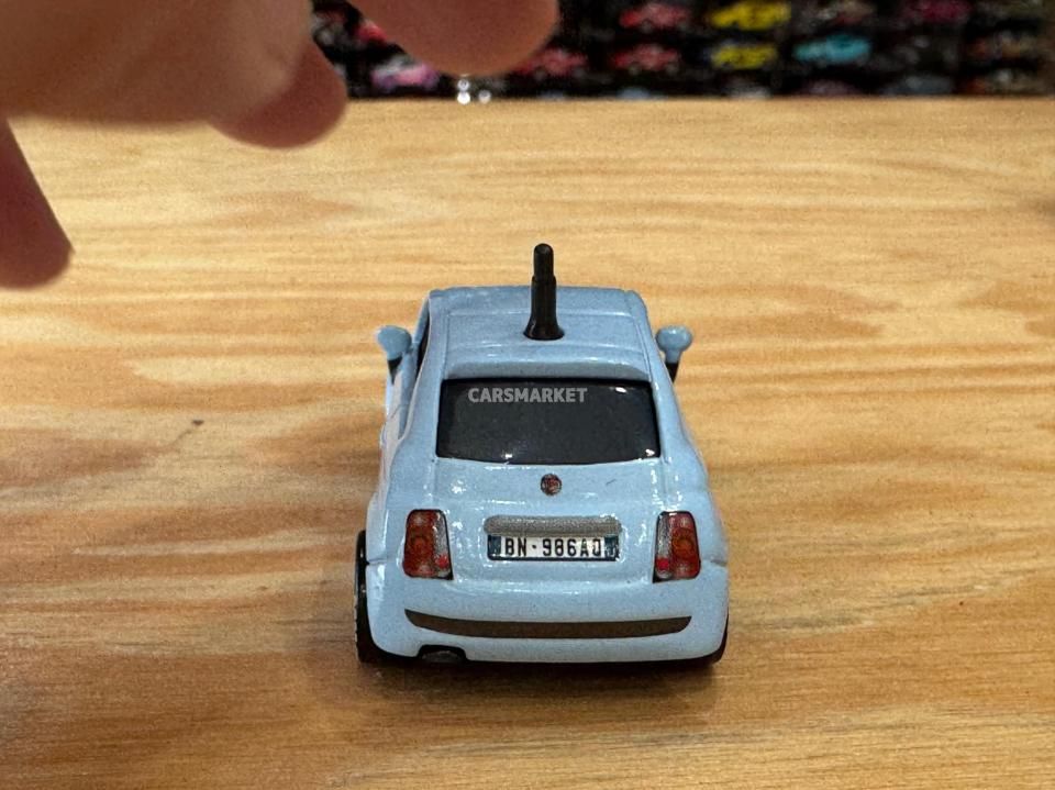 フランチェスカ 2013年最新アメリカマテル社カーズミニカー