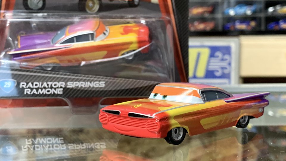 カーズミニカー通販専門店 カーズマーケット RADIATOR SPRINGS RAMONE CHASE版!!