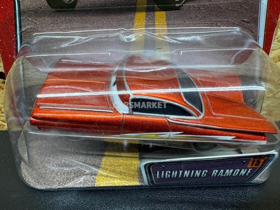 LIGHTNING RAMONE 稲妻模様のラモーンさん！ 王座決定戦で登場しましたね。