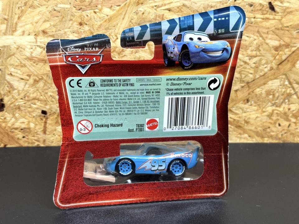 DINOCO McQUEEN with CELEBRITY SIGNATURE CHASE版！