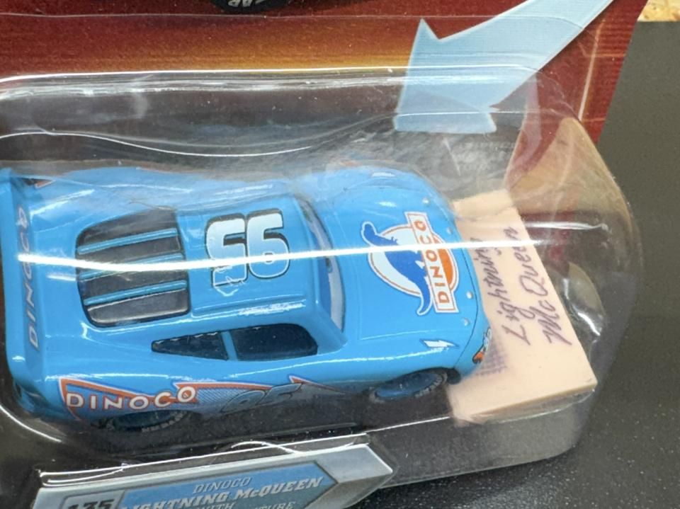DINOCO McQUEEN with CELEBRITY SIGNATURE CHASE版！