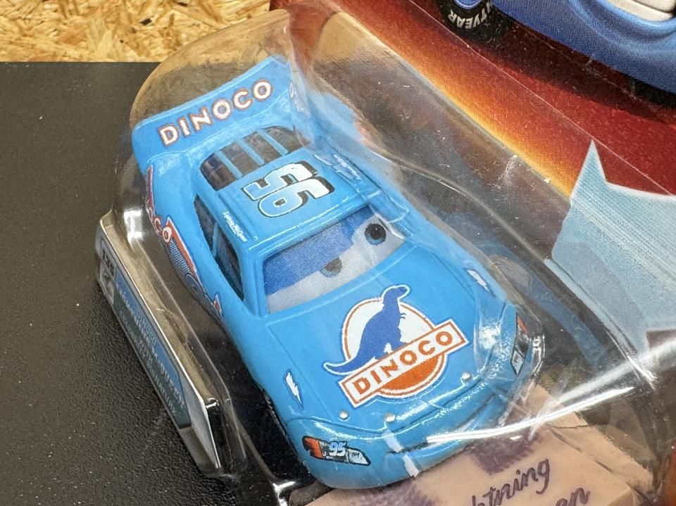 DINOCO McQUEEN with CELEBRITY SIGNATURE CHASE版！