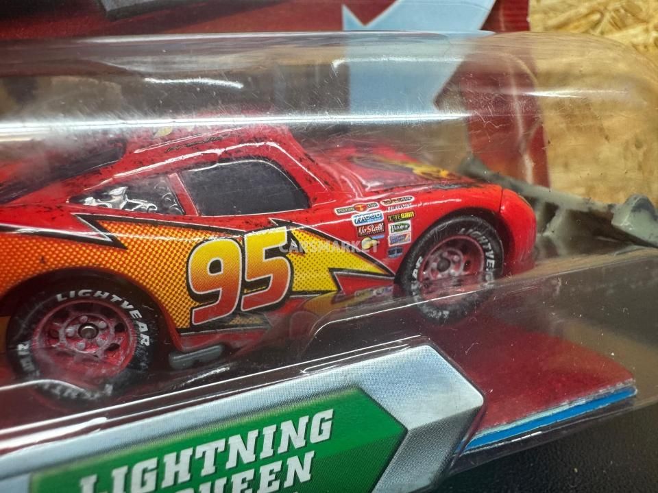 あのねブルドーザーじゃないの。レーシングカーなの！マックイーン