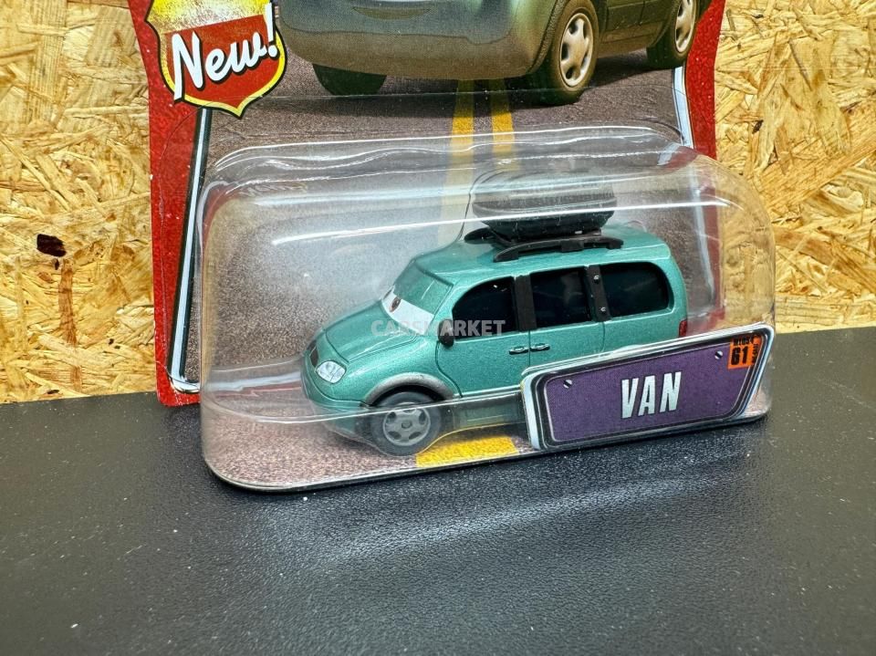 MINIとVANの旅人夫婦の夫さん。僕には分かる！感じるんだ～。。。