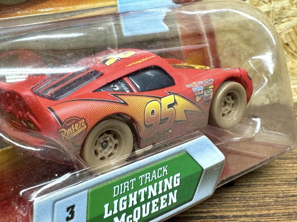 DIRT TRACK LIGHTNING MCQUEEN LOOK EYES CHANGE 2010 NS版