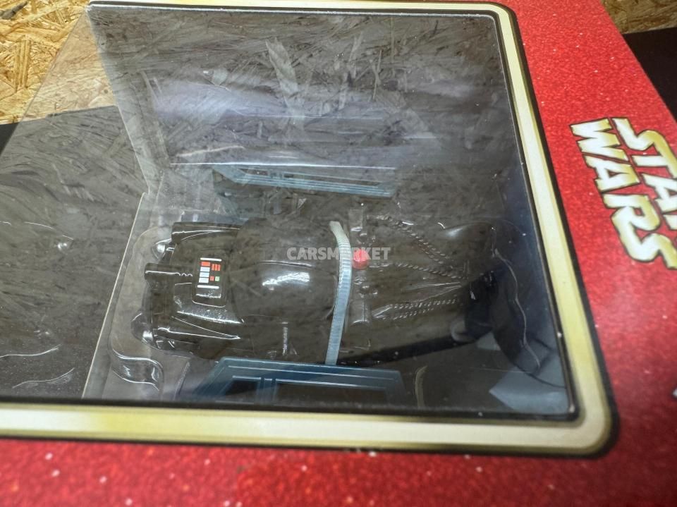 u*5様 カーズ　メーター　ダースベイダー仕様 STARWARS WEEKENDで限定発売されたカーズとコラボミニカー