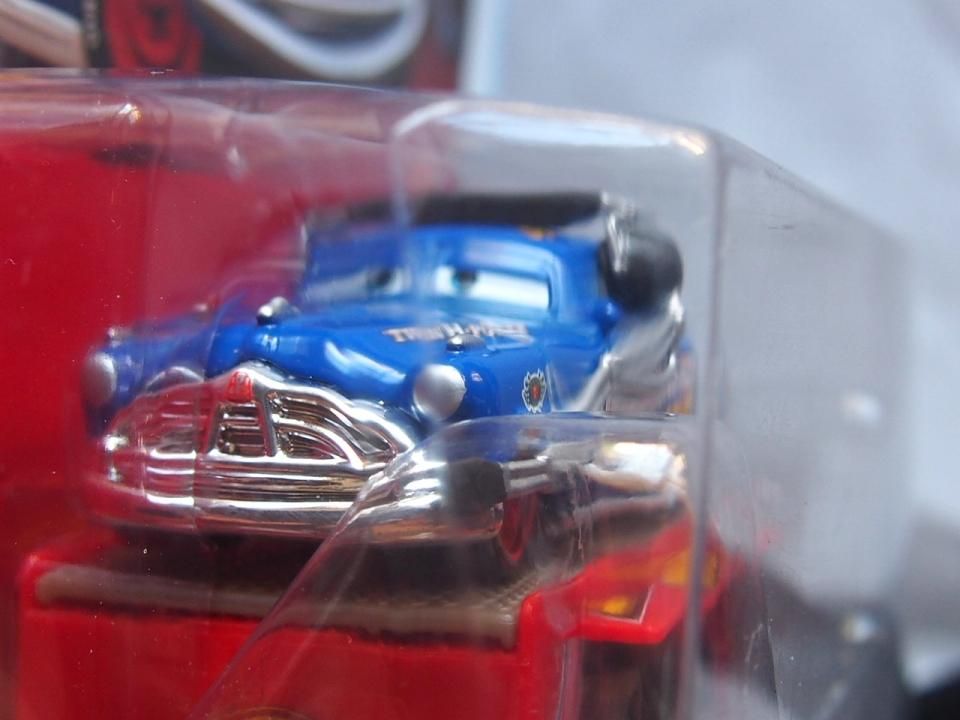 たまらなくカッコいい。。。ピストンカップ王座決定戦のシーンを再現