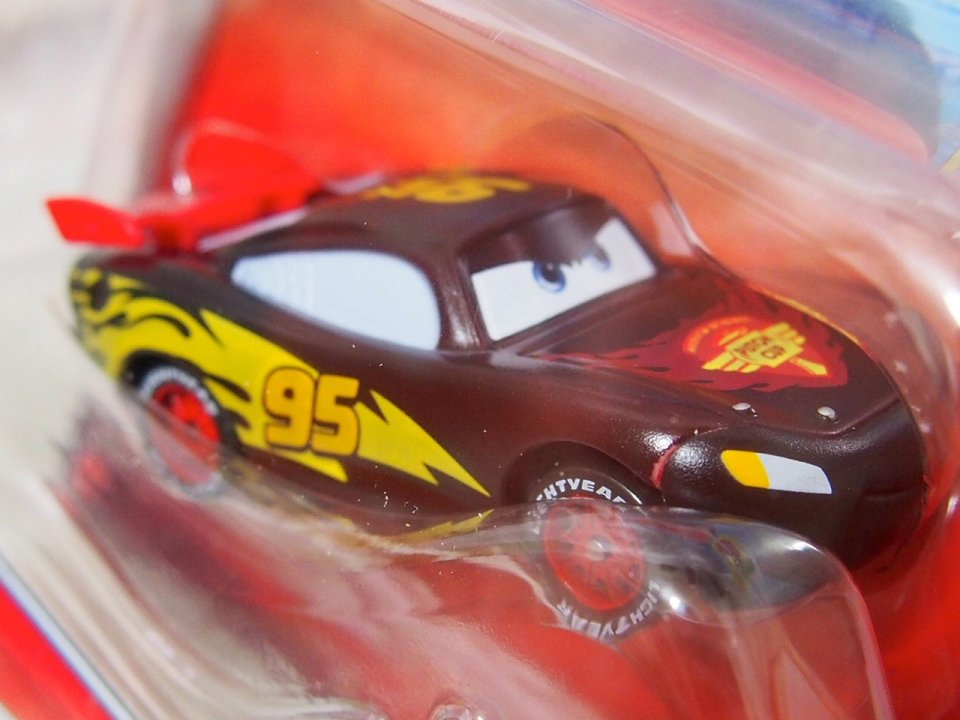 COLOR CHANGER LIGHTNING MCQUEEN BLACK/RED