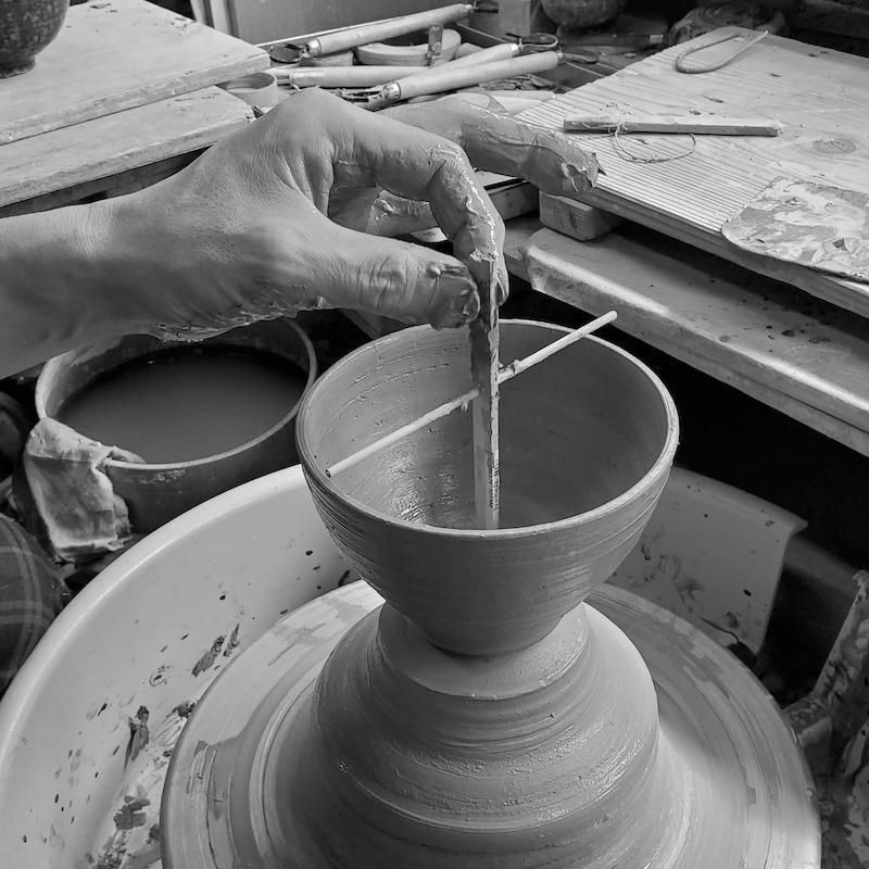 信楽焼 酒器片口 ぐい呑 2個セット | 茶 - こしらゑ by WDH | 【公式 信楽焼 酒器片口 ぐい呑 2個セット | 茶 - こしらゑ by WDH | 【公式