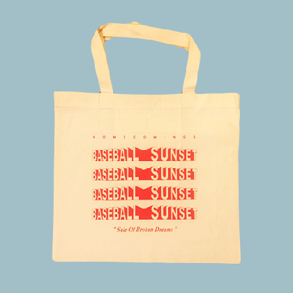 <img class='new_mark_img1' src='https://img.shop-pro.jp/img/new/icons20.gif' style='border:none;display:inline;margin:0px;padding:0px;width:auto;' />Homecomings - BASEBALL SUNSET TOTE BAG