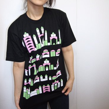 <img class='new_mark_img1' src='https://img.shop-pro.jp/img/new/icons20.gif' style='border:none;display:inline;margin:0px;padding:0px;width:auto;' />Kate Moross "Block City" T-SHIRTS　