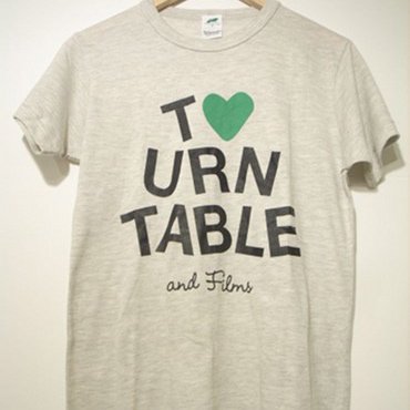 <img class='new_mark_img1' src='https://img.shop-pro.jp/img/new/icons20.gif' style='border:none;display:inline;margin:0px;padding:0px;width:auto;' />Turntable Films "Turntable and Films" T-SHIRT
