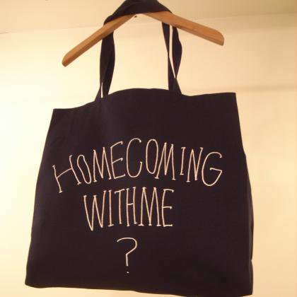 <img class='new_mark_img1' src='https://img.shop-pro.jp/img/new/icons49.gif' style='border:none;display:inline;margin:0px;padding:0px;width:auto;' />Homecomings"HOMECOMINGS WITH ME ?"TOTE-BAG
