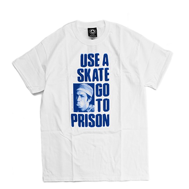 <img class='new_mark_img1' src='https://img.shop-pro.jp/img/new/icons5.gif' style='border:none;display:inline;margin:0px;padding:0px;width:auto;' />THRASHER USE A SKATE GO TO PRISON TEE / WHITE （スラッシャー ロゴTシャツ）　