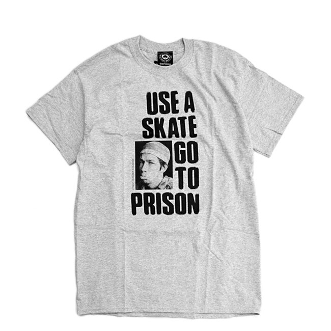 <img class='new_mark_img1' src='https://img.shop-pro.jp/img/new/icons5.gif' style='border:none;display:inline;margin:0px;padding:0px;width:auto;' />THRASHER USE A SKATE GO TO PRISON TEE / HEATHER GREY （スラッシャー ロゴTシャツ）　
