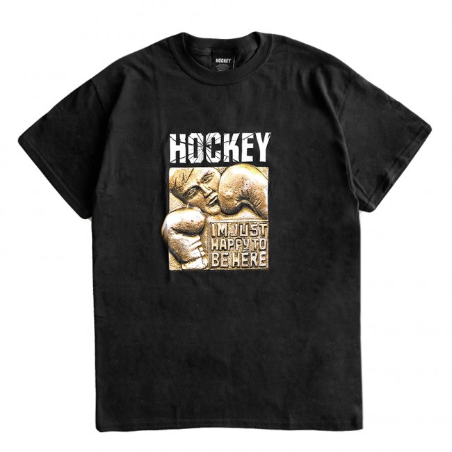 <img class='new_mark_img1' src='https://img.shop-pro.jp/img/new/icons5.gif' style='border:none;display:inline;margin:0px;padding:0px;width:auto;' />HOCKEY HAPPY TO BE HERE TEE / BLACK (ホッキー 半袖Tシャツ)